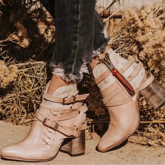 freebird Shoes - Freebird Jerome Blush booties, size 10 (fits like a 9 as these run small/narrow)